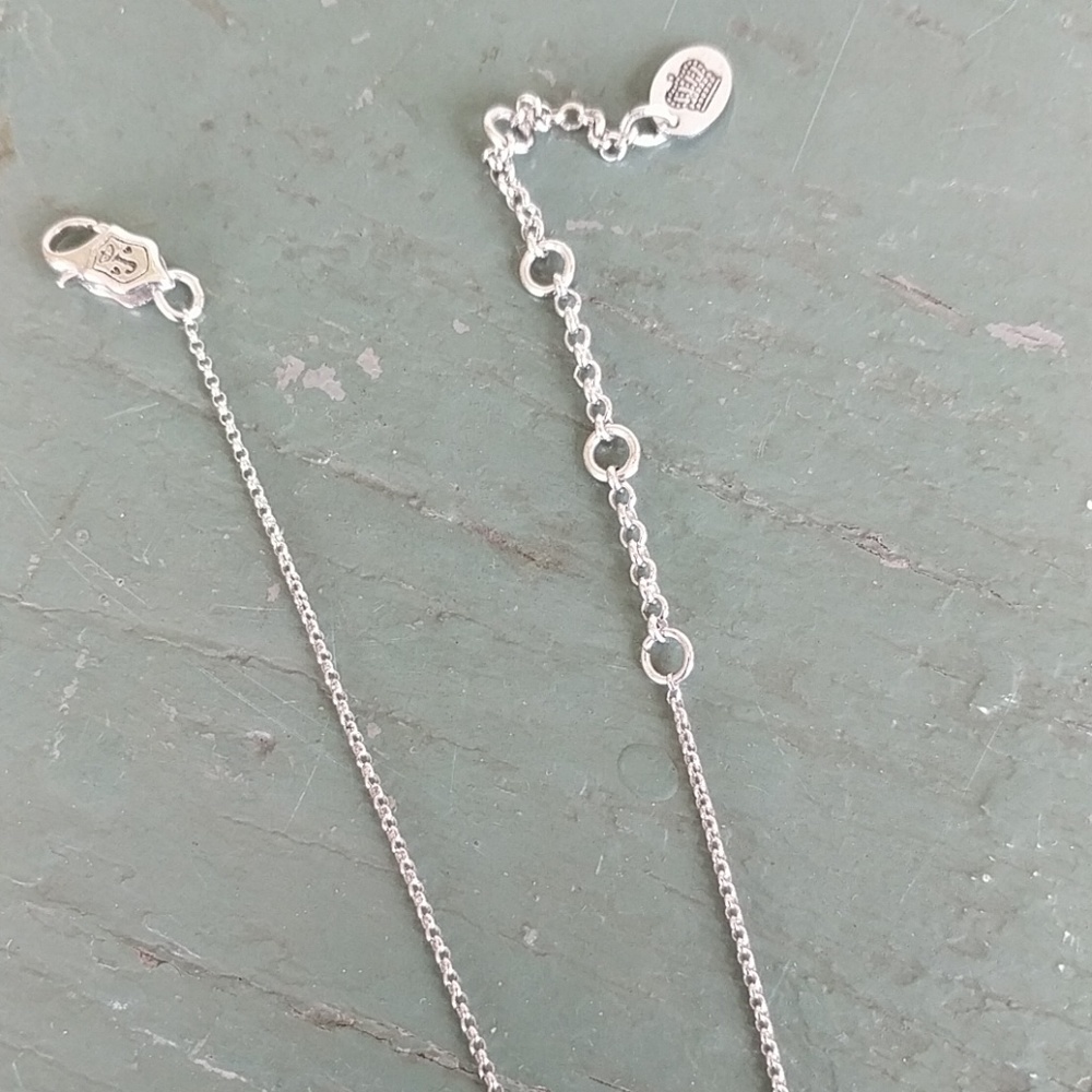 JUICY COUTURE CUPCAKE NECKLACE! - Picture 3 of 8